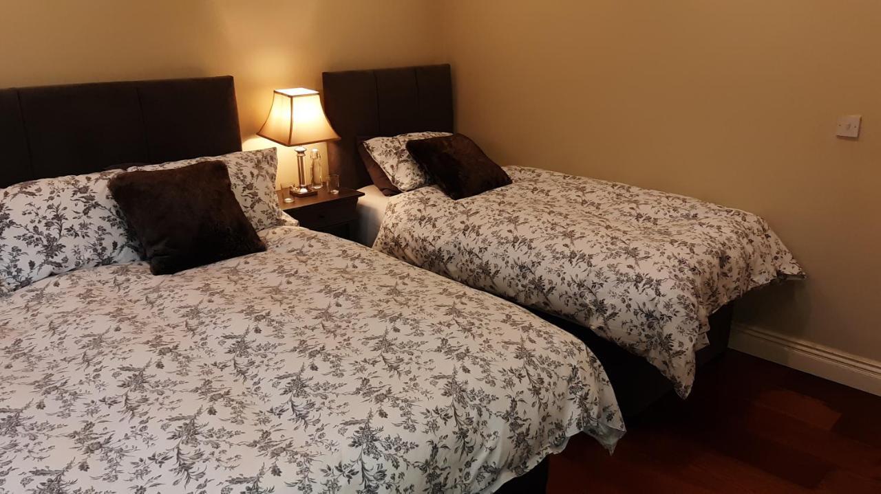 Safe Haven - Luxury Family Accommodation 칼링포드 외부 사진